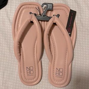 No Boundaries, Brand New Women’s puffy Thong sandal, size 11
